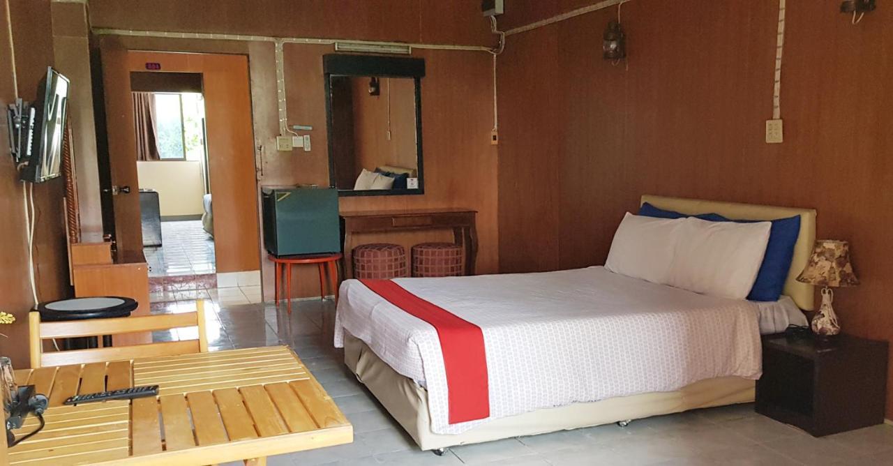 โรงแรมวินบางนา Win Bangna Hotel Бангкок Экстерьер фото
